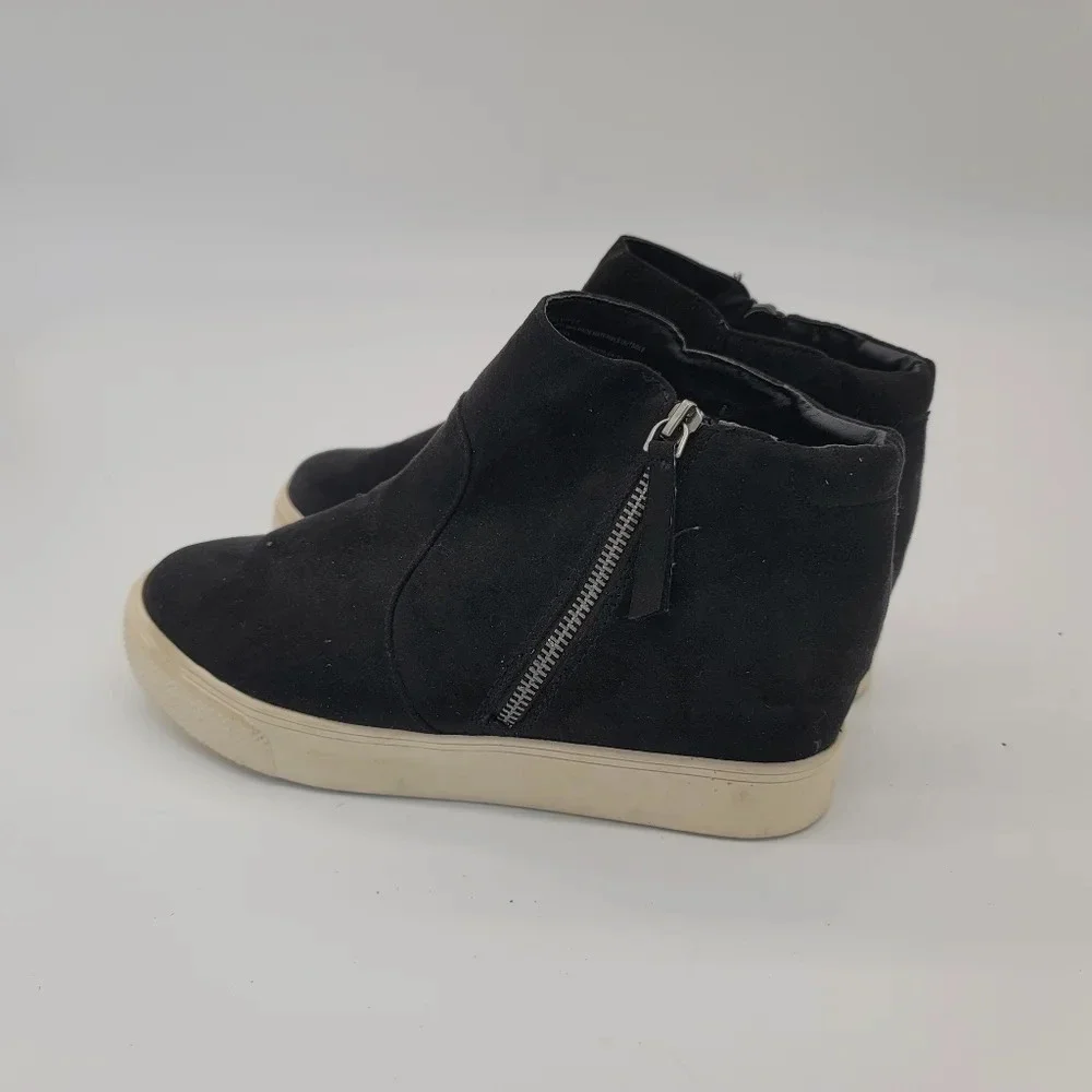 New MYLU Black Faux Suede Ankle Boot With Side Zipper Size 10